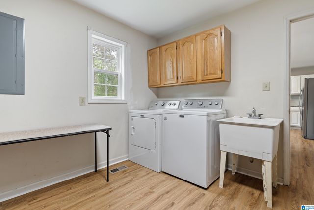 1926 PLEASANT RIDGE LOOP, Sylacauga, AL 35150