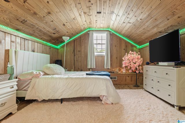 1926 PLEASANT RIDGE LOOP, Sylacauga, AL 35150