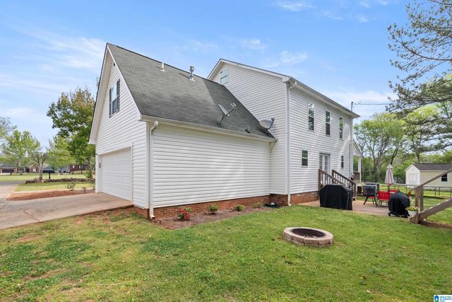 1926 PLEASANT RIDGE LOOP, Sylacauga, AL 35150