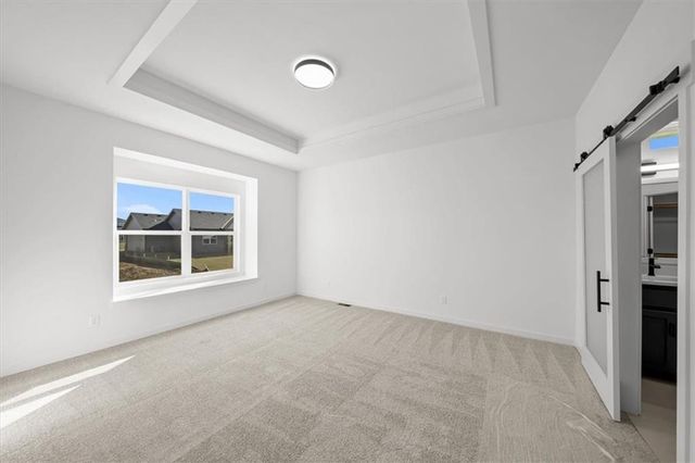 2615 SW Tracker Lane, Lee's Summit, MO 64082