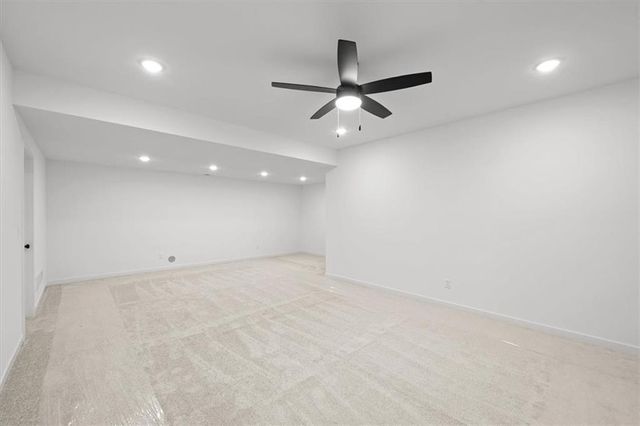 2615 SW Tracker Lane, Lee's Summit, MO 64082