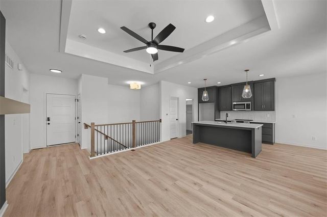 2615 SW Tracker Lane, Lee's Summit, MO 64082