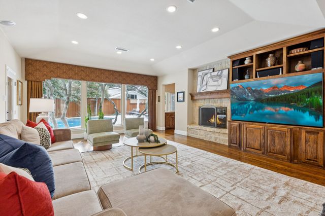 6830 Gateridge Drive, Dallas, TX 75254