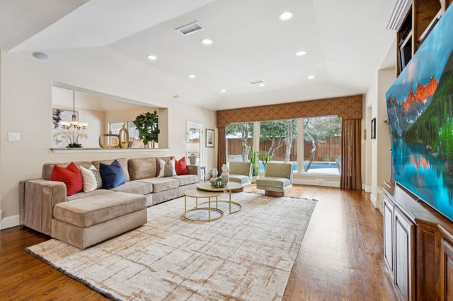 6830 Gateridge Drive, Dallas, TX 75254