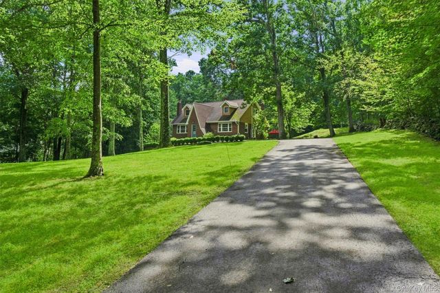 61 Bowe Lane, Lagrangeville, NY 12540