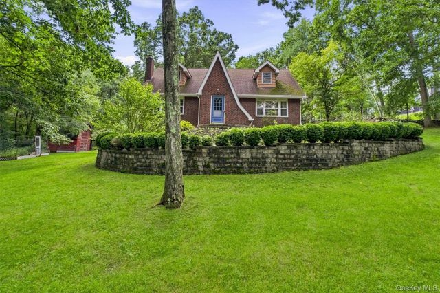 61 Bowe Lane, Lagrangeville, NY 12540