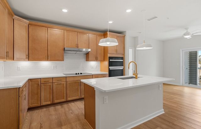320 Martins Landing 410, North Reading, MA 01864
