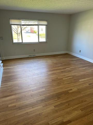 4865 Dierker Road, Columbus, OH 43220