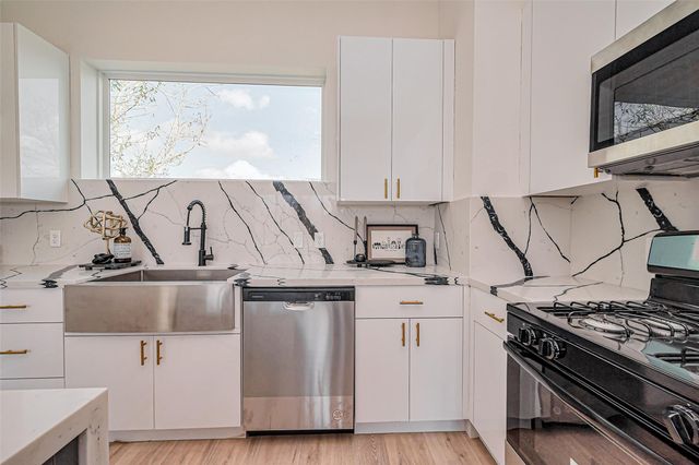 4207 Ward Street, Houston, TX 77021