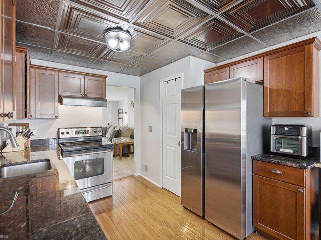 157 Evergreen Trail, Lake Orion, MI 48362