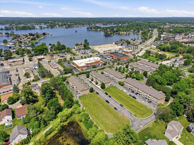 157 Evergreen Trail, Lake Orion, MI 48362