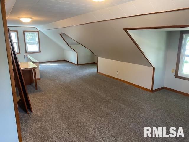 15 Knoll Ct Court, Rock Island, IL 61201