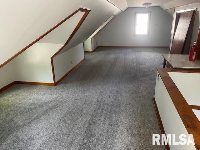 15 Knoll Ct Court, Rock Island, IL 61201