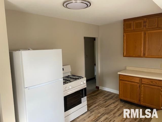 15 Knoll Ct Court, Rock Island, IL 61201