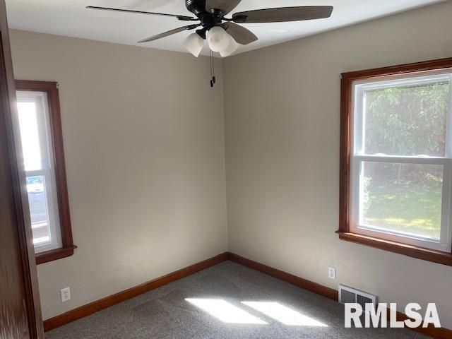 15 Knoll Ct Court, Rock Island, IL 61201