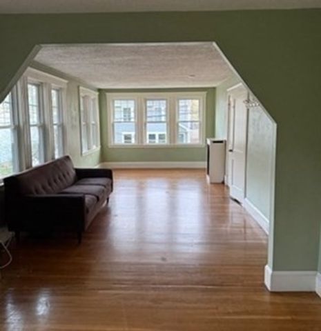 105-107 Warwick Rd, Newton, MA 02465