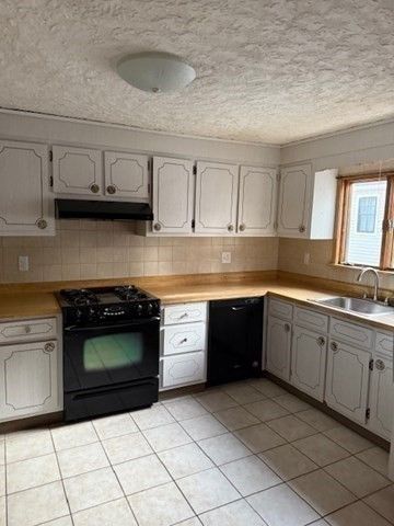 105-107 Warwick Rd, Newton, MA 02465