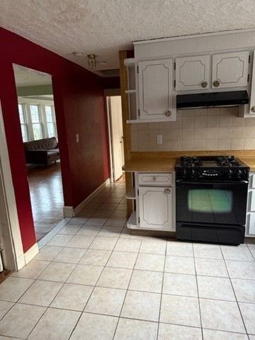 105-107 Warwick Rd, Newton, MA 02465