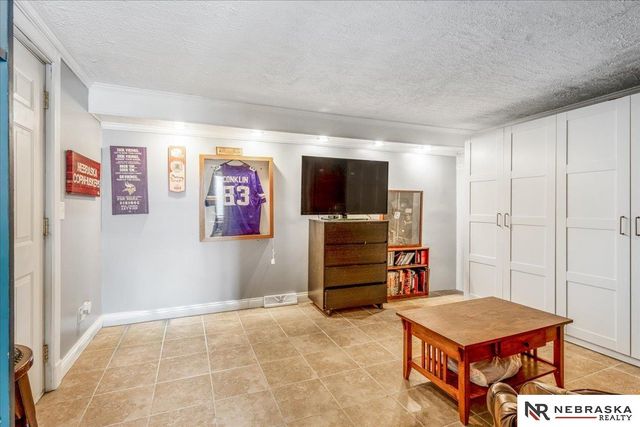 6322 Hamilton Street, Omaha, NE 68132