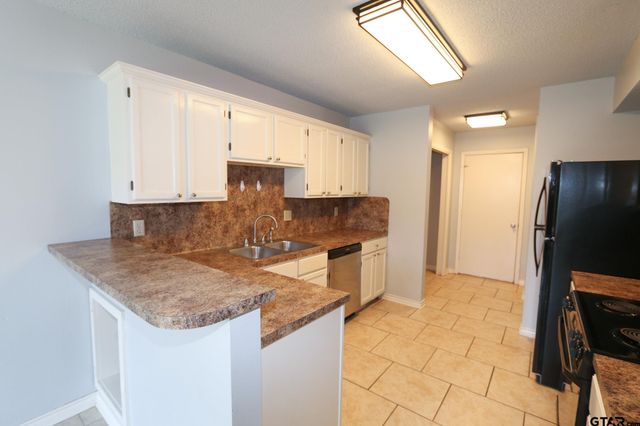 963 Creekside Drive, Tyler, TX 75703