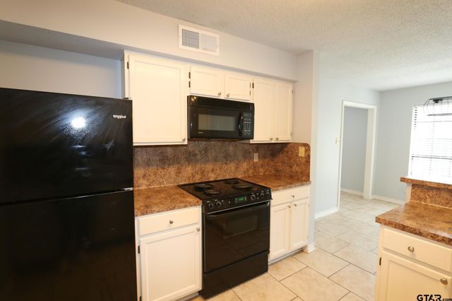 963 Creekside Drive, Tyler, TX 75703