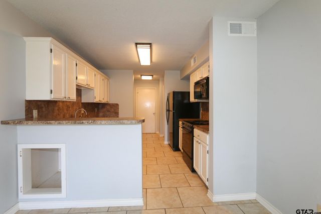 963 Creekside Drive, Tyler, TX 75703