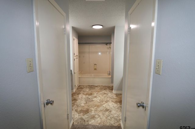 963 Creekside Drive, Tyler, TX 75703