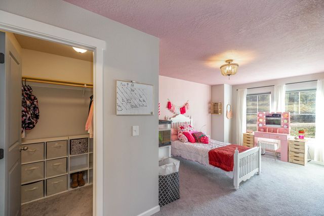 6670 Stoneridge Way, Nine Mile Falls, WA 99006
