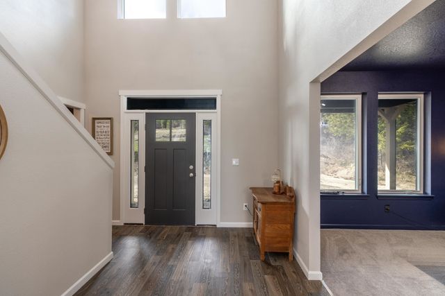 6670 Stoneridge Way, Nine Mile Falls, WA 99006