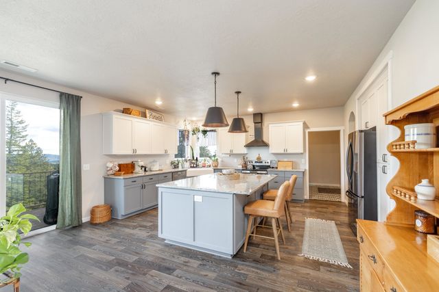 6670 Stoneridge Way, Nine Mile Falls, WA 99006
