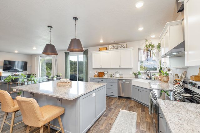 6670 Stoneridge Way, Nine Mile Falls, WA 99006
