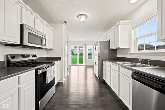 5771 White Pine Road, Whitestown, IN 46075