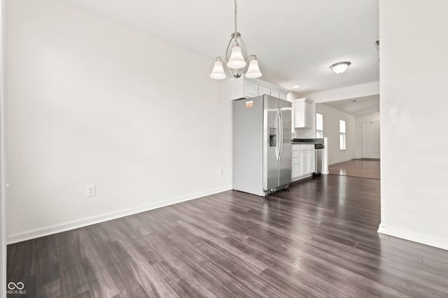 5771 White Pine Road, Whitestown, IN 46075