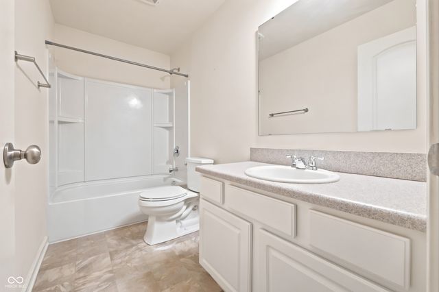 5771 White Pine Road, Whitestown, IN 46075
