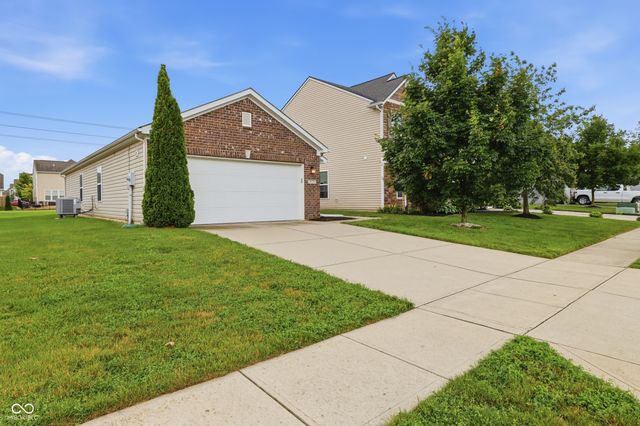 5771 White Pine Road, Whitestown, IN 46075