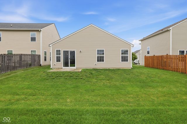 5771 White Pine Road, Whitestown, IN 46075
