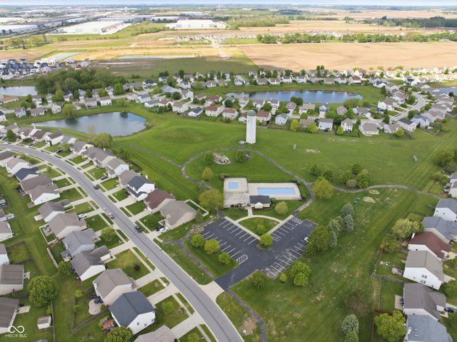 5771 White Pine Road, Whitestown, IN 46075