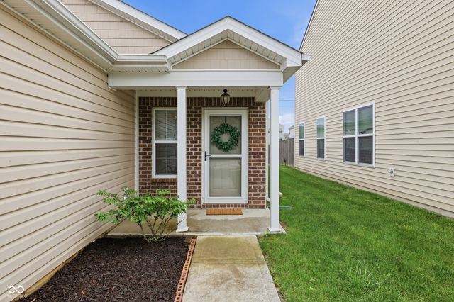 5771 White Pine Road, Whitestown, IN 46075