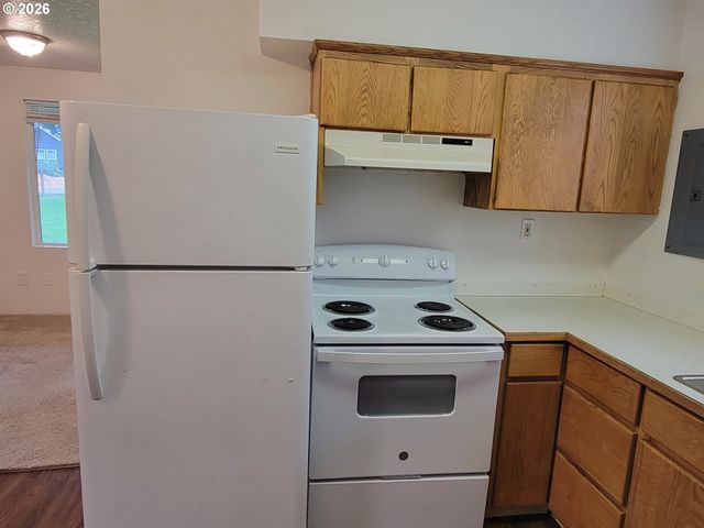 5717 Ne SUMNER St, Portland, OR 97218