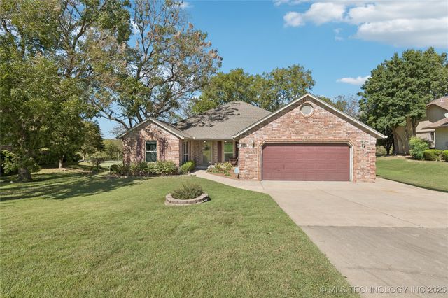 3334 Fairway Street, Claremore, OK 74019