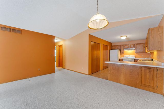 4913 34th Court NW, Rochester, MN 55901