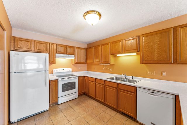 4913 34th Court NW, Rochester, MN 55901