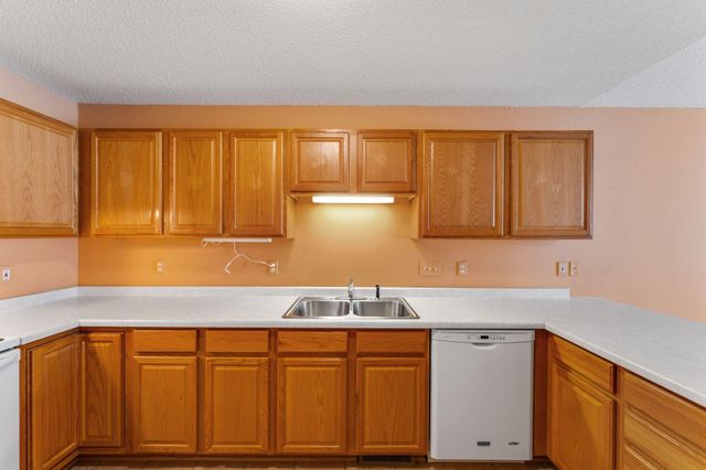 4913 34th Court NW, Rochester, MN 55901