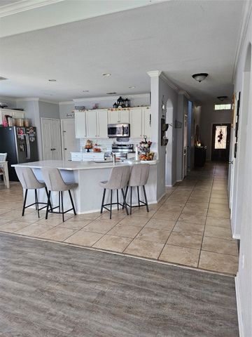 1313 Shelley Drive, Burleson, TX 76028