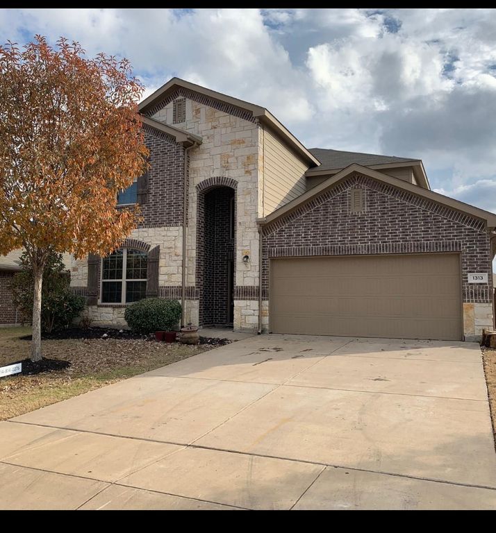 1313 Shelley Drive, Burleson, TX 76028