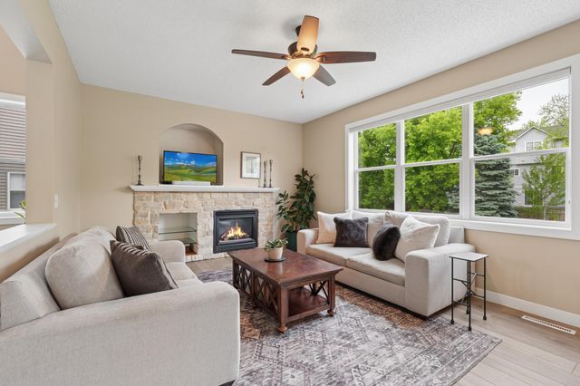 8962 Peony Lane N, Maple Grove, MN 55311