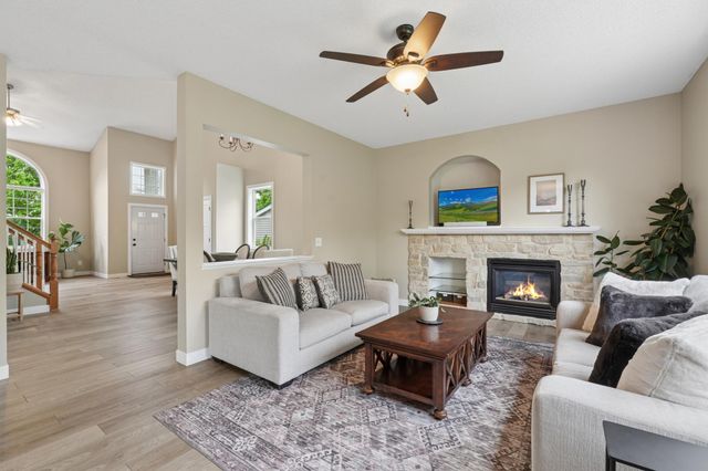 8962 Peony Lane N, Maple Grove, MN 55311