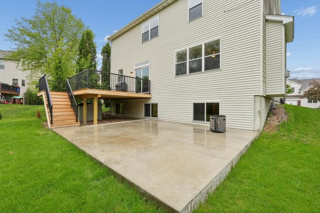 8962 Peony Lane N, Maple Grove, MN 55311