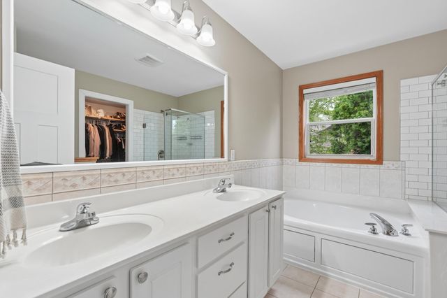 8962 Peony Lane N, Maple Grove, MN 55311