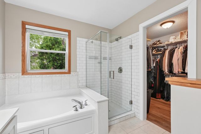 8962 Peony Lane N, Maple Grove, MN 55311